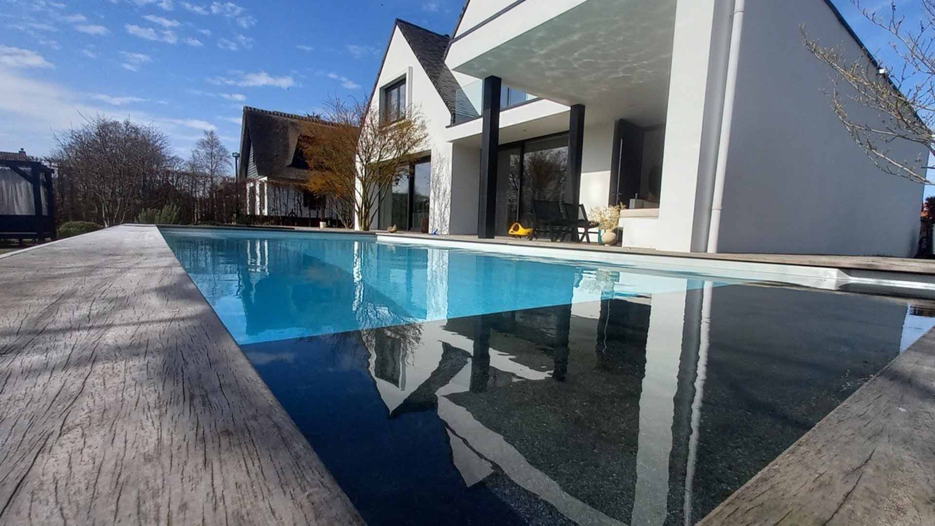 Compass Pools | Aqua Nova 84